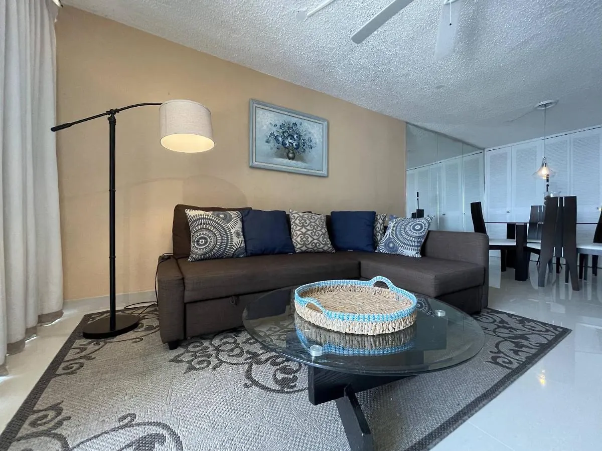 2Br Condo At Isla Verde Beach San Juan Aparthotel